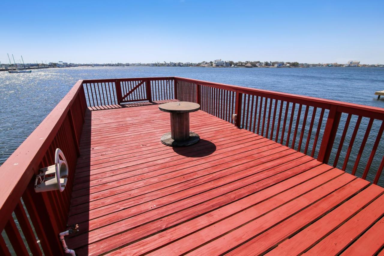 Pool Days And Dock Nights Vila Galveston Exterior foto